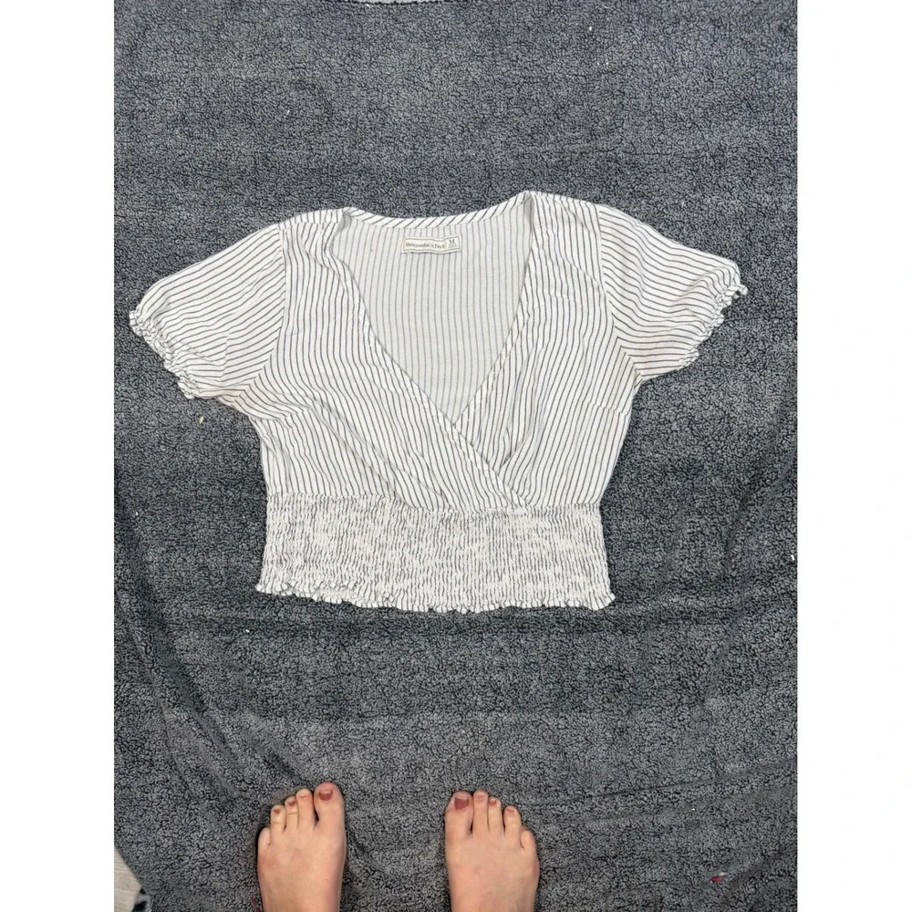 Abercrombie & Fitch Top Womens Medium White Blue Stripe Smocked Wrap Crop